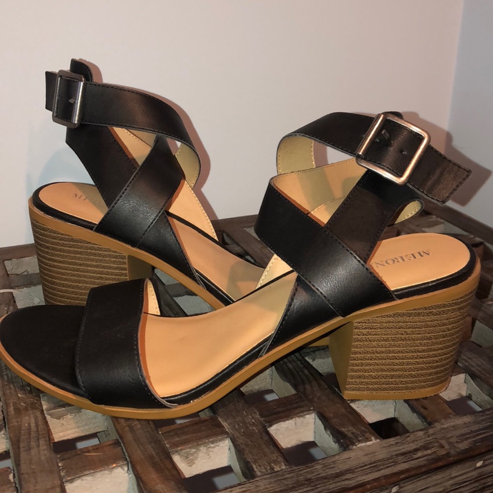 MERONA | Black & Tan Strap Wedge Sandals | NBW